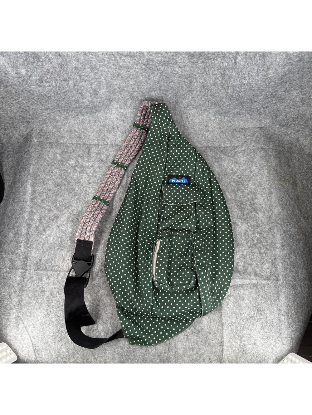 Kavu Rope Sling Crossbody Travel Bag Green White Polka Dots 200